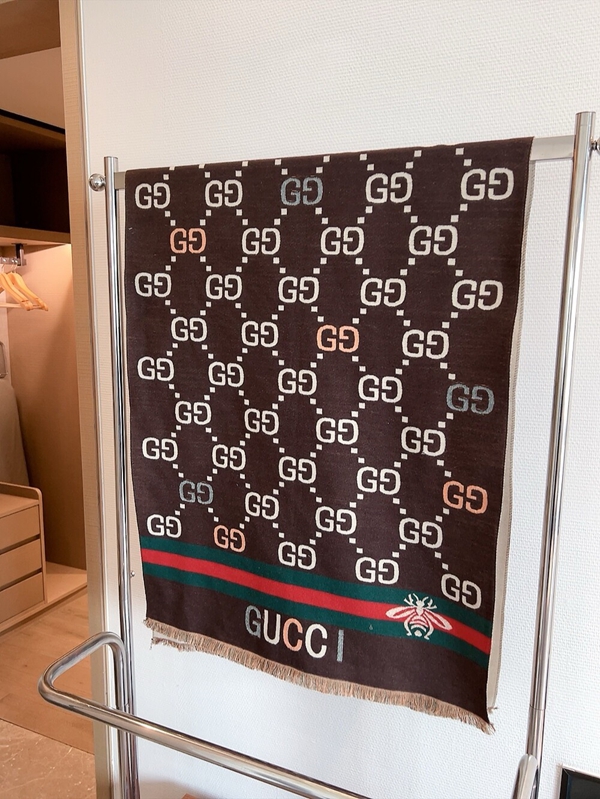 ブランドマフラー角部分ディテール